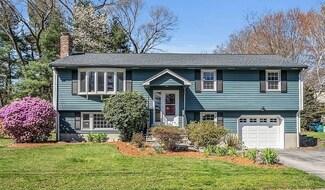 31 Hemlock Rd, Reading, MA 01867
