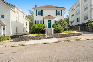 44 Clyde St, Pawtucket, RI 02860