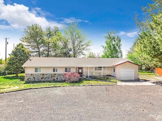 1533 9th Ave E, Gooding, ID 83330