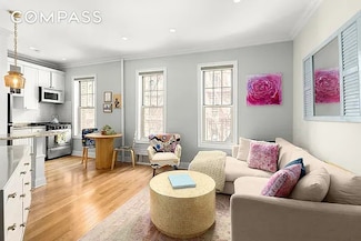 204 W 10th St Unit 18, New York, NY 10014
