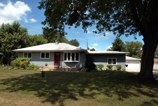 1304 18th St, Zion, IL 60099