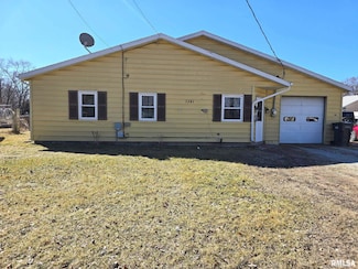 1301 Fenley Ave, Pekin, IL 61554