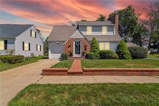 43 Dartmouth Ave, Riverside, RI 02915