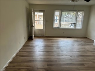 3641 Dupont Cir Unit B, Virginia Beach, VA 23455