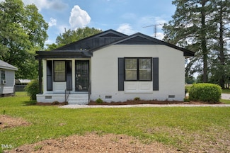 407 W Pippen St, Whitakers, NC 27891