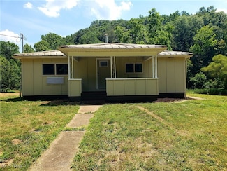 1617 Elk Fork Rd, Gandeeville, WV 25243