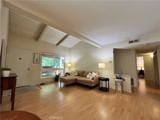 3719 Country Club Dr Unit 8, Long Beach, CA 90807