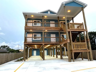 175 W 6th St Unit A, Kemah, TX 77565