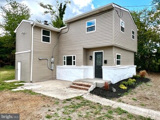 516 10th Ave, Lindenwold, NJ 08021