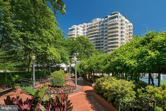 5630 Wisconsin Ave Unit 1504, Chevy Chase, MD 20815