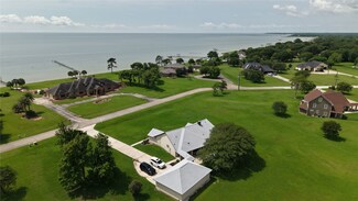 9035 N Point Dr, Beach City, TX 77523