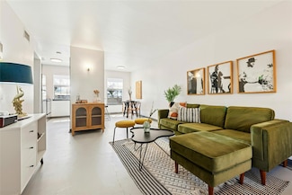 300 Crockett St Unit 118, Austin, TX 78704