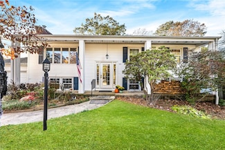 63 Bramble Ln, West Warwick, RI 02893