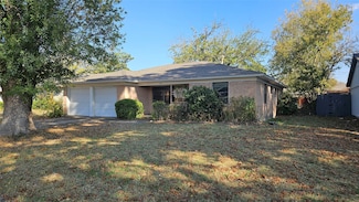 302 N Cottonwood Dr, Richardson, TX 75080