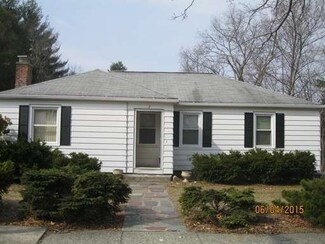 7 Sherwood Rd, Worcester, MA 01602