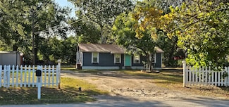 1041 N Walnut St, van, TX 75790