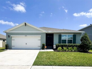 1929 Chautauqua Ln, Sanford, FL 32771