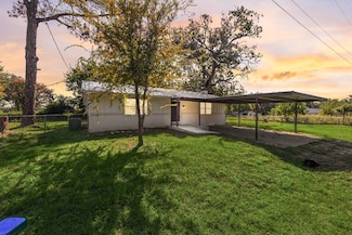 107 E Bayside Dr, Mabank, TX 75156