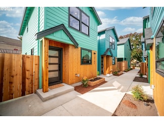 1410 SE Claybourne St Unit C, Portland, OR 97202