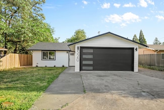 520 Grand Ave, Central Point, OR 97502