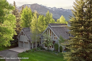 3065 Mountain Maple Ln, Wilson, WY 83014