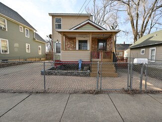 118 N State St, Aurora, IL 60505