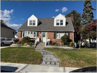1386 B St, Elmont, NY 11003