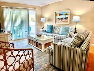 850 Mallery St Unit J-14, Saint Simons Island, GA 31522