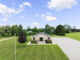 52909 10 Mile Rd, South Lyon, MI 48178