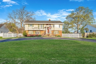 146 Awixa Ave, Bay Shore, NY 11706