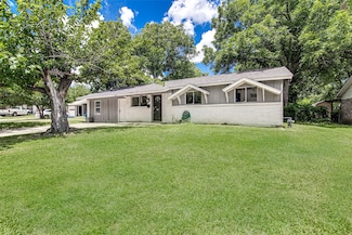 308 Sundown Ct, Burleson, TX 76028