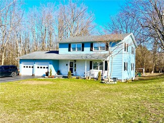 62 Perry Hill Rd, Oswego, NY 13126