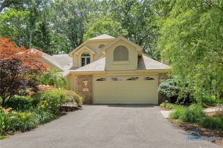 8613 Ponte Vedra Ct, Holland, OH 43528