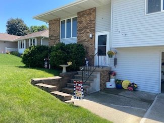 1807 Sheridan Dr, Norfolk, NE 68701