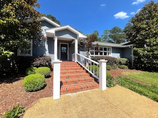 822 Pine Cir, Starkville, MS 39759