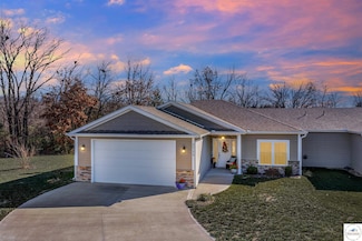 2713 Graham Dr, Sedalia, MO 65301