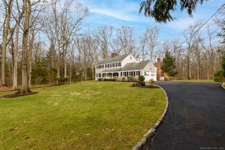 8 Timber Ln, Darien, CT 06820