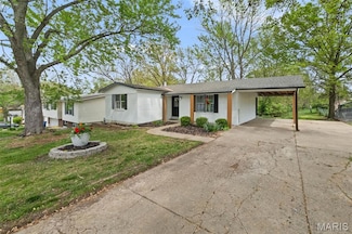 43 Harris Dr, Saint Peters, MO 63376