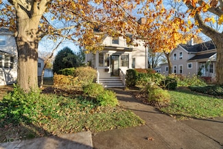 262 S Walnut St, Manteno, IL 60950