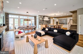4 Rabbit Run Dr, New Hope, PA 18938