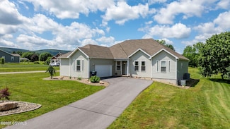1014 Race St, Nescopeck, PA 18635