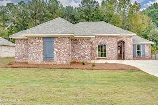 260 Chartleigh Cir, Canton, MS 39046