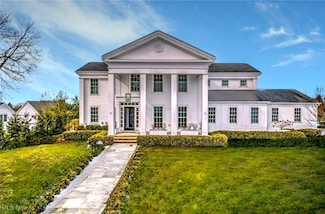 115 E Summit St, Chagrin Falls, OH 44022