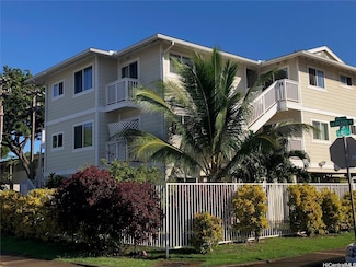 2738 Leialoha Ave Unit 202, Honolulu, HI 96816