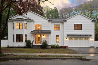 31 Moody St, Chestnut Hill, MA 02467