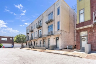 621 Denmark Dr Unit 201, Memphis, TN 38103