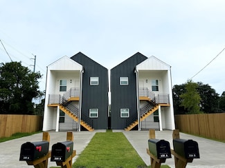 328 Clearwater St Unit A, Houston, TX 77029