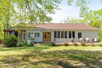 555 Cripple Creek Rd, Deatsville, AL 36022