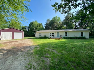 6317 E 76th St, Newaygo, MI 49337