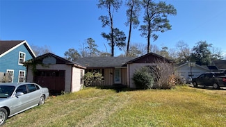 3040 S Willowood Ln, Beaumont, TX 77703